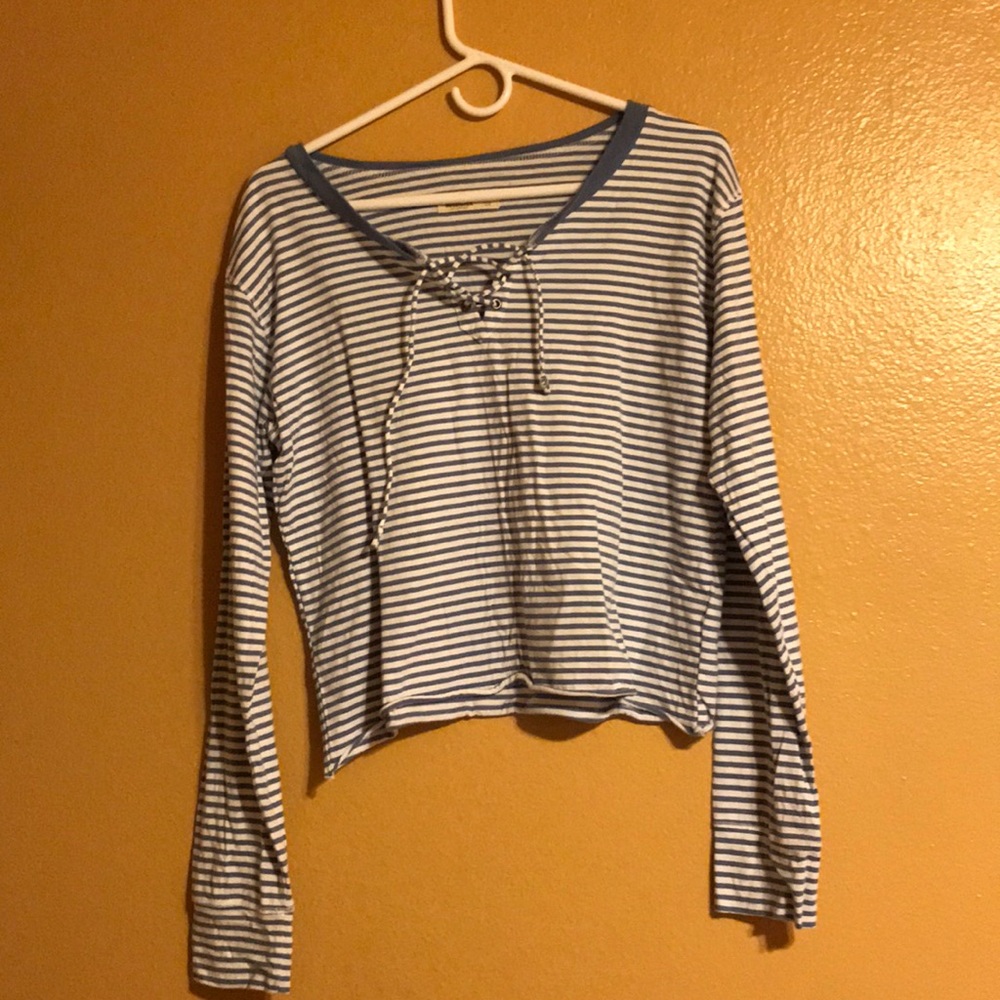 Hollister t-shirt